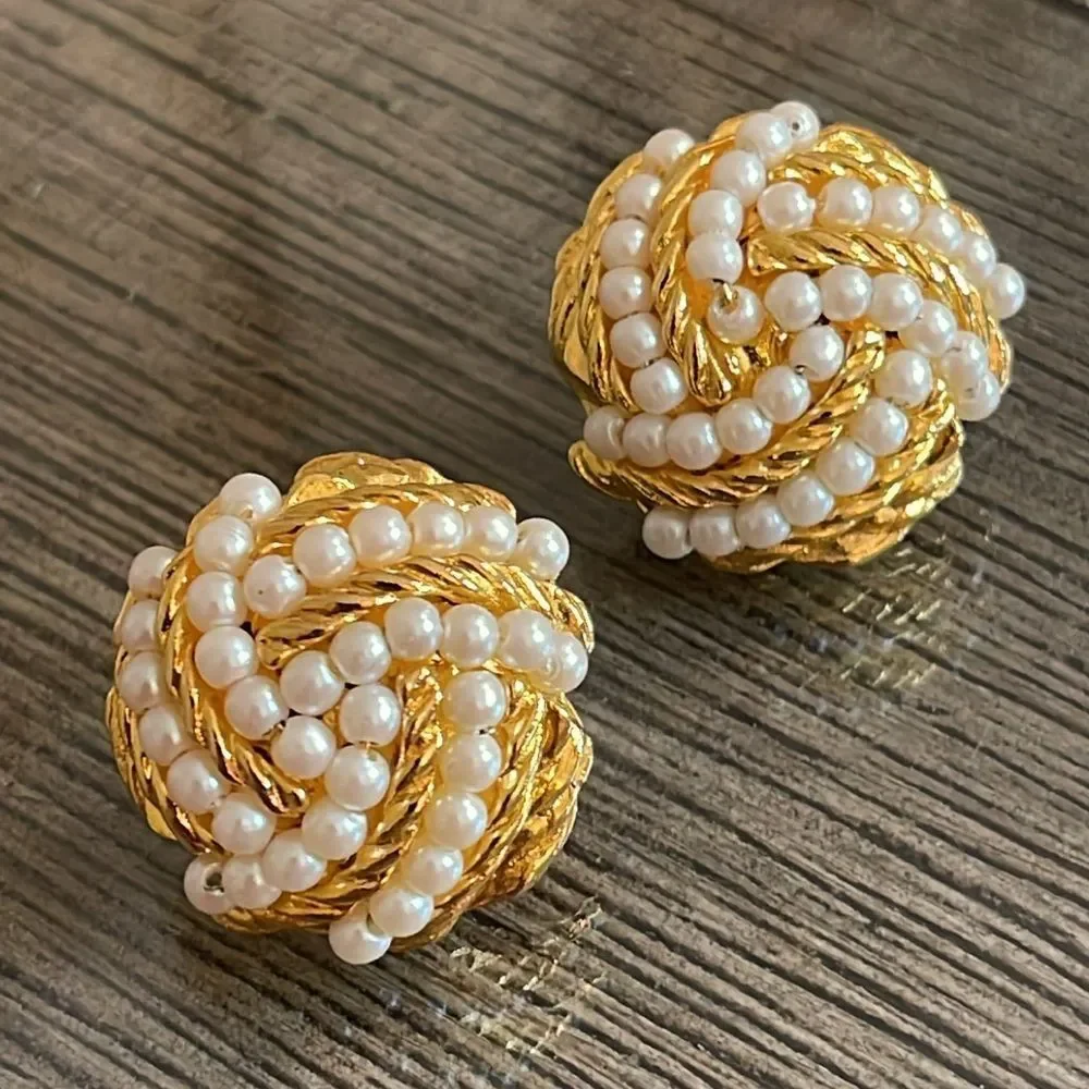 Avon Cirelle Collection Earrings With Surgical Steel Posts Faux Pearls